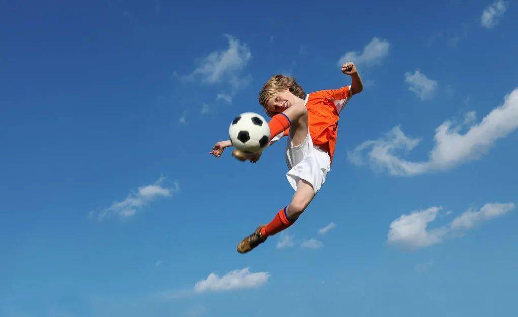 冬天太冷不想骑车？在家骑滚筒，骑一小时等于路骑三小时？我来帮你们体验一下